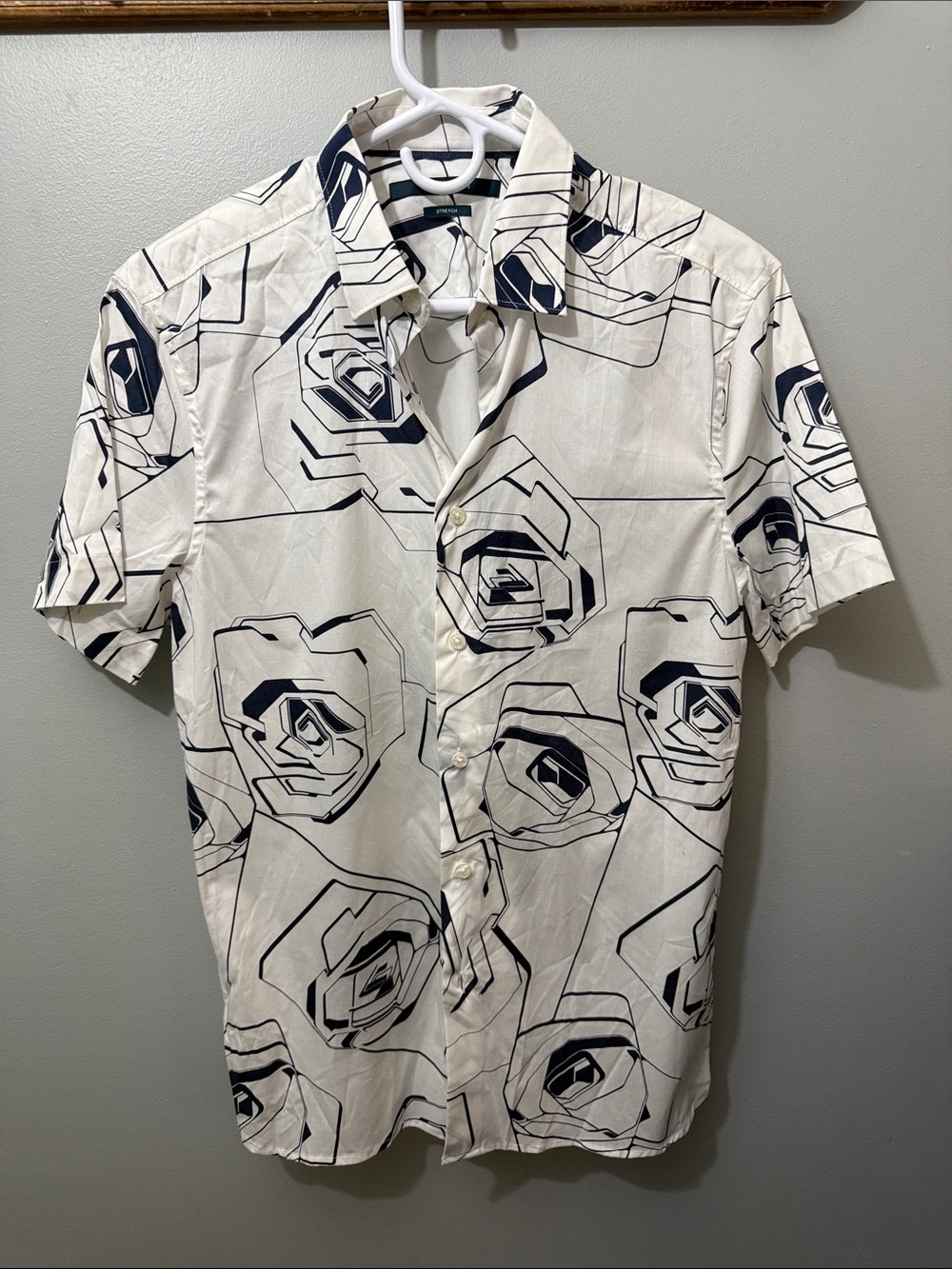 Perry Ellis White Short-Sleeve Button-Down with Navy Abstract Floral Print